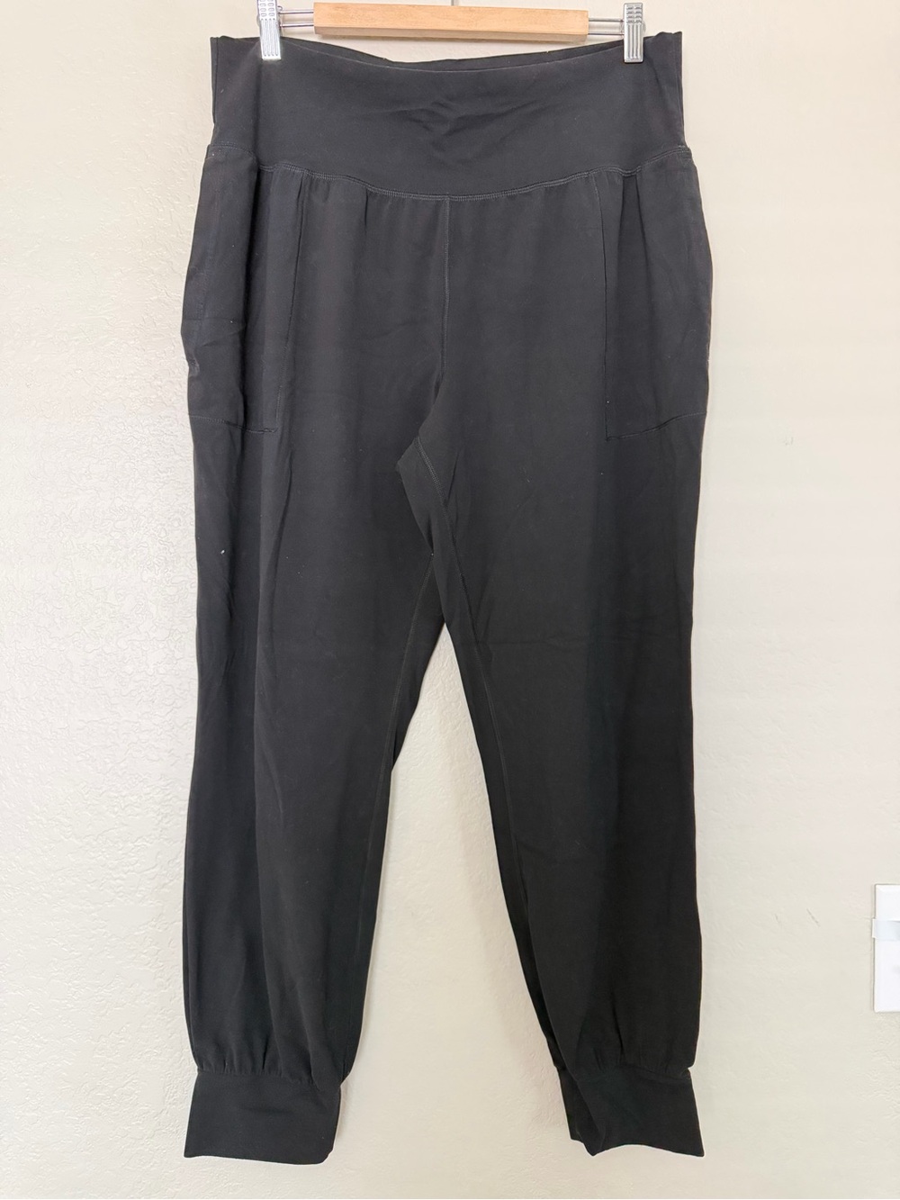 Salutation Jogger